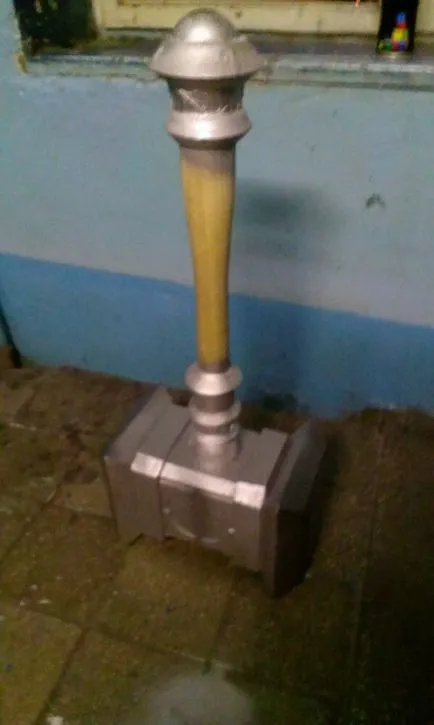 rocă Hammer cu propriile sale mâini