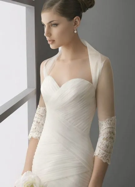 Capul de blana pe umeri sau versiuni ale satin bolerouri, împachetări boa sau o rochie de seara (pelerina) Capul de blana pe umeri sau versiuni ale satin bolerouri, împachetări boa sau o rochie de seară