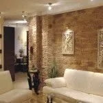 Decorarea pereților cu piatră decorativă în camera de zi apartament cu care se confruntă un material artificial (fotografii, (căptușeală) Decorarea pereților cu piatră decorativă în camera de zi apartament cu care se confruntă un material artificial (fotografii,