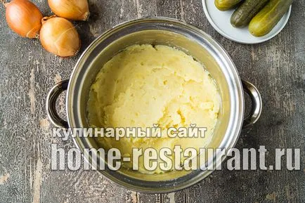 Chiftelele din foietaj cu brânză, carne de pui și cartofi (puf) Torte foetaj cu brânză, carne de pui și cartofi
