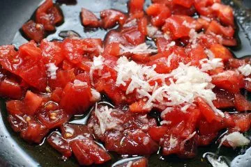 Pizza cu roșii - pur și simplu delicioase și frumos