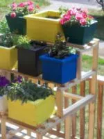 Stand pentru flori din lemn cu mâinile lor (lemn) Stand pentru flori din lemn cu mâinile lor