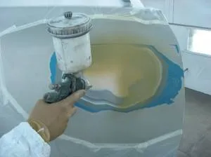 Pictura piese auto cu mâinile (pictura piese auto) Pictura piese auto cu mâinile lor
