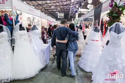 Pregătiți mireasa pentru nunta, care face parte din fotografiile și videoclipurile sale îndatoriri