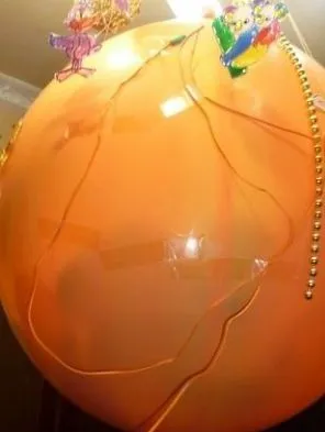 Pas cu pas producția de minge-surpriză cu mâinile sale, o fotografie (ball-surpriza) Pas cu pas producția de minge-surpriză cu mâinile sale, fotografii