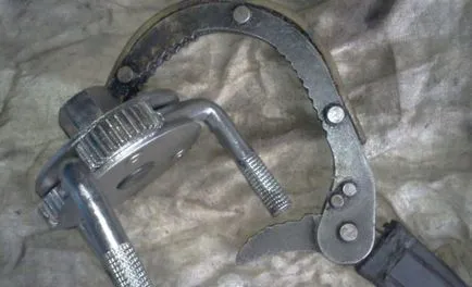 Schimbarea uleiului într-un motor de masina daewoo Nexia (daewoo) Schimbarea uleiului într-un motor de masina daewoo Nexia