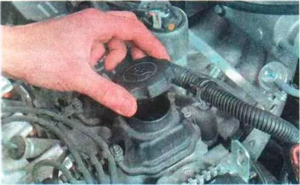 Schimbarea uleiului într-un motor de masina daewoo Nexia (daewoo) Schimbarea uleiului într-un motor de masina daewoo Nexia