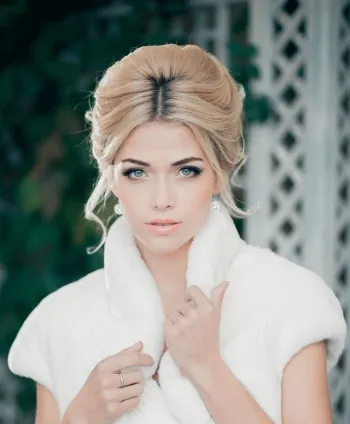 Coafuri pentru o nunta pe fotografie păr mediu