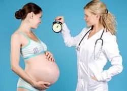 La ce colul uterin intră în travaliu