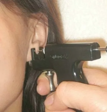 Ear argumente pro și contra piercing - articole de bijuterie, metode de tăiere, lumea de bijuterii, bijuterii de moda,
