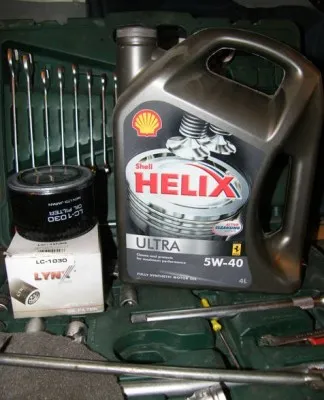 inele piston Decarbonizer cu mâinile lor, meserii pentru automobile