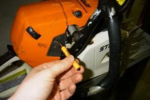 Reglarea carburatorului pe ferăstrăul cu lanț unelte Husqvarna
