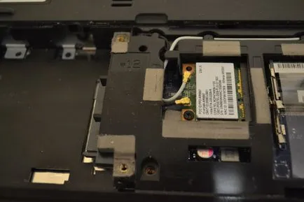 Dezasamblarea - curățare - asamblare laptop acer 1 (rândul său, departe de un șurub) Dezasamblarea - curățare - asamblare laptop acer 1