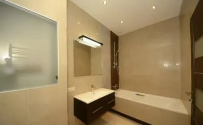 Reparare de studio de 42 de metri pătrați (cost cu o schimbare de material dur) Reparatii apartament cu un dormitor de 42 mp