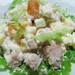 Salata cu straturi de pui și ciuperci, reteta cu o fotografie