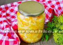 salata de varza cu rosii si piper dupa o reteta de iarna cu o fotografie