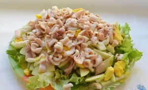Salata de calmari cu retete de castravete și ou întruchipările (squid) salata Calamar cu opțiuni de castraveți și ouă rețete