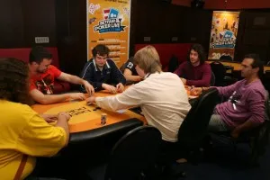 Ghid pentru jocul în poker live pentru începători