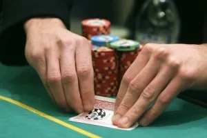 Ghid pentru jocul în poker live pentru începători