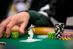 Ghid pentru jocul în poker live pentru începători