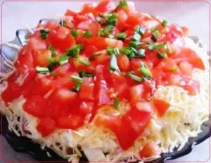 Salata de pui, ciuperci, roșii (salată) Salata cu pui, ciuperci și roșii
