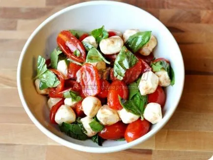 Salata cu rosii si branza