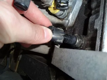 Autodiagnosticare și înlocuirea senzorului de presiune a uleiului Lada Kalina, repara vase (în cazul în care senzorul de presiune a uleiului) Auto-diagnostic și de înlocuire a senzorului de presiune a uleiului Lada Kalina, vase de reparații