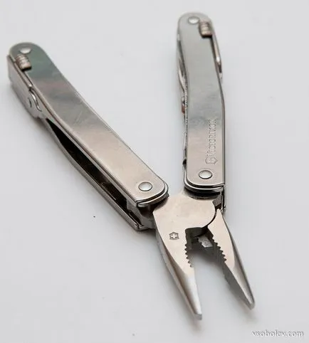 briceag elvețian - un cadou de la 23! Autorului eva proiect (Multitool Victorinox SwissTool) briceag elvețian - un cadou de la 23! eva proiect autorului
