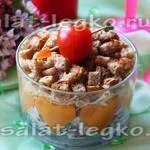 Salata de strat cu ciuperci, brânză și roșii (brânză) Salata Layered cu ciuperci, brânză și roșii