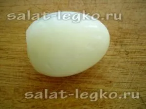 Salata de strat cu ciuperci, brânză și roșii (puf) Salata Layered cu ciuperci, brânză și roșii