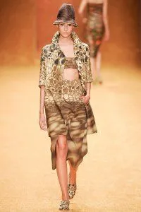Stilul Safari în haine și are 50 de exemple din fotografie!
