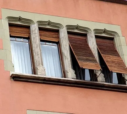 Jaluzele cu mâinile, portalul de construcție