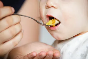 Fie că este posibil să se reproducă amestec de cereale lactate pentru prima apa de alimentare sau mai bine - o femeie e ziua