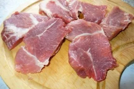 Carne de porc, coapte în cuptor cu cartofi (cartofi gatiti carne de porc) Carne de porc, coapte în cuptor cu cartofi