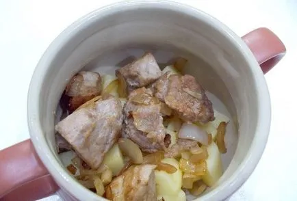 Carne de porc, coapte în cuptor cu cartofi - rețete simple și delicioase