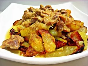 Cartofi copti cu carne în etapa multivarka cu rețete pas (calita) Cartofi copti cu carne în etapa multivarka cu rețete pas