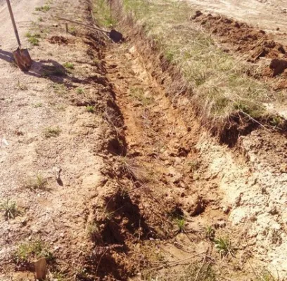 Conducta în șanț la sosirea la selectarea site-ului, instalarea cu propriile lor mâini