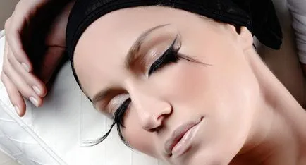 Mascara este tot ce trebuie sa stiti despre aceasta (trebuie să) Mascara este tot ce trebuie să știți despre ea