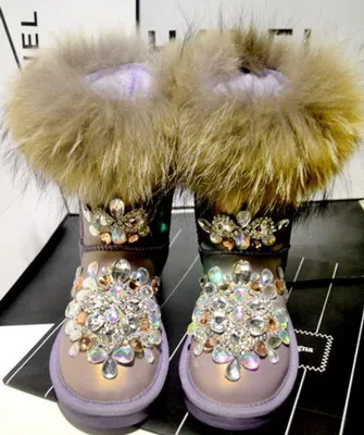 UGG 2016-2017 fotografie pantofi la modă pentru a purta cu cizme ugg de culori diferite în timpul iernii (uzura) UGG 2016-2017 fotografie pantofi la modă pentru a purta cu cizme ugg în timpul iernii, în culori diferite