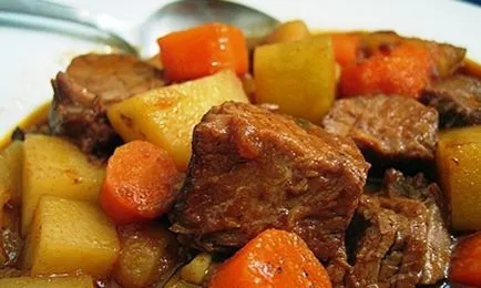 Cartofi copti cu carne în etapa multivarka cu rețete pas (cartofi tocana cu carne în multivarka) Cartofi copti cu carne în etapa multivarka cu rețete pas