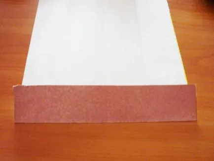Ambalaj pentru un cadou sub forma unui tricou