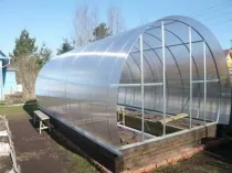 Instalarea fundațiilor pentru sere, o bază aleasă pentru construcția de grinzi, rame de ferestre, (construit) Stabilirea fundației pentru seră, alege o bază pentru construcția de grinzi, rame de ferestre,
