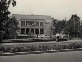 Barnaul aproape locul de naștere al clădirii cinematografului (clădire) Barnaul aproape locul de naștere al clădirii cinematografului