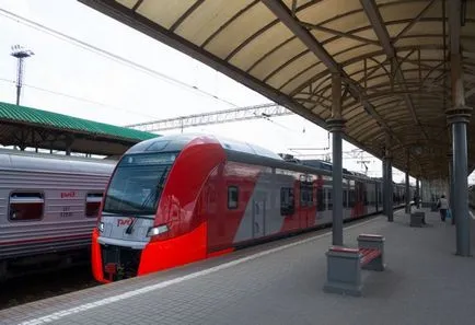 Vagon de lux în interior - compartiment foto pe căile ferate de tren arata ca un loc de lux, precum și numărul de trenuri de tren (tren de lux Foto Căile Ferate) Vagon de lux în interior - compartiment foto pe căile ferate de tren arata ca un loc de lux, precum și numărul trenului de cale ferată
