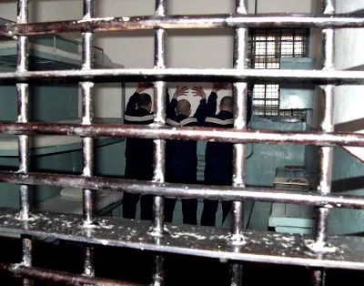 În unele cazuri, privarea de libertate este numit pentru o perioadă determinată (termen) În unele cazuri, privarea de libertate sunt numiți pentru un mandat fix