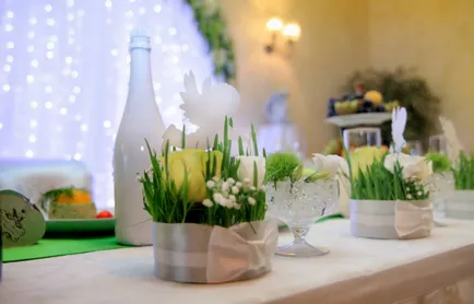 O încântătoare care servește masa de nunta - secrete simple, cunoscute companii de catering