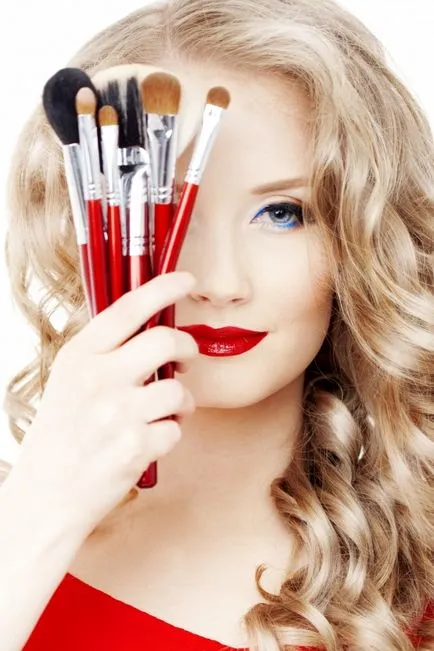 Make-up artist - în cazul în care pentru a studia, salariu, beneficii profesie - Make-up artist - în cazul în care pentru a studia, salariu, beneficii profesie -