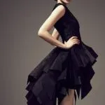 Ținutele pentru fashioniste - în fața scurt, în spatele lung