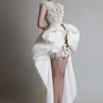 Ținutele pentru fashioniste - în fața scurt, în spatele lung