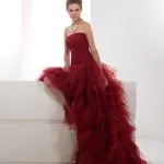 Ținutele pentru fashioniste - în fața scurt, în spatele lung